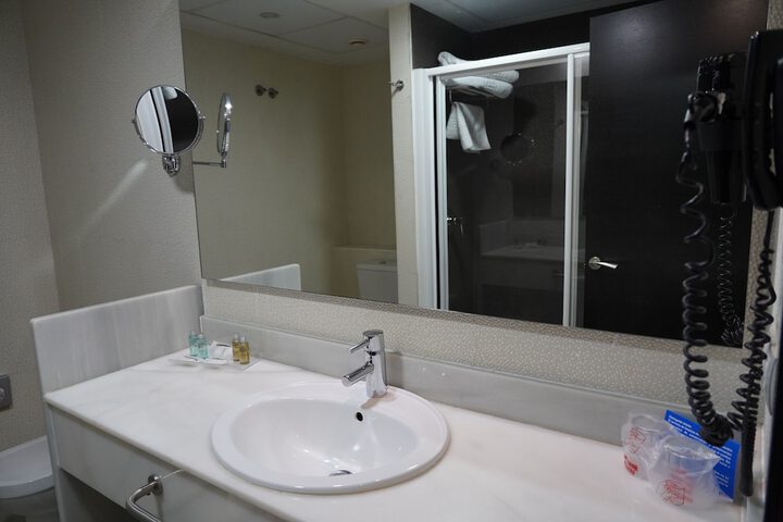 Room 21 of 48