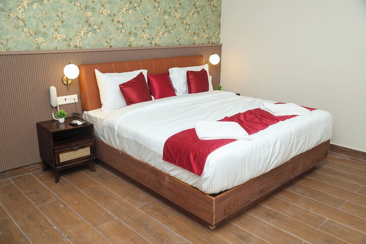 Room 34 of 65