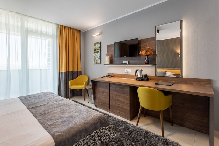 Room 9 of 52
