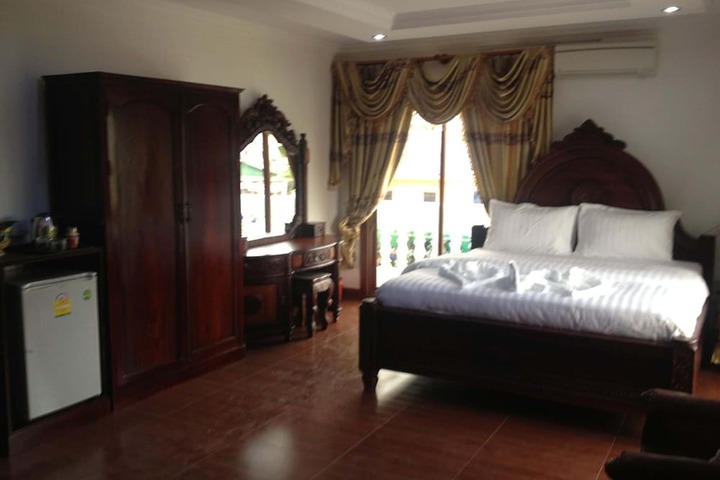 Room 27 of 37