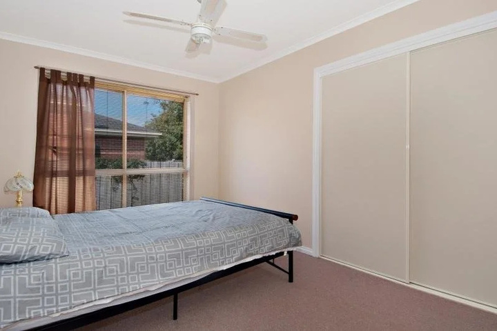 Room 3 of 10