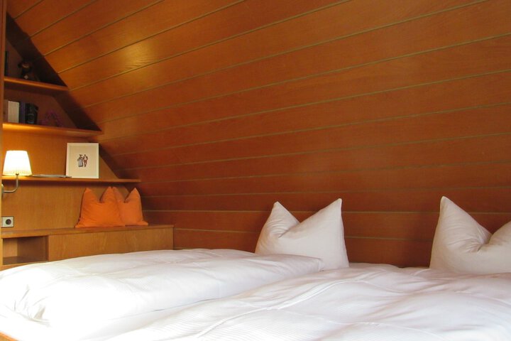 Room 14 of 35