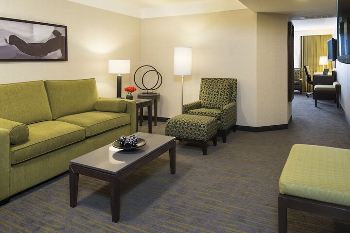 Room 10 of 28