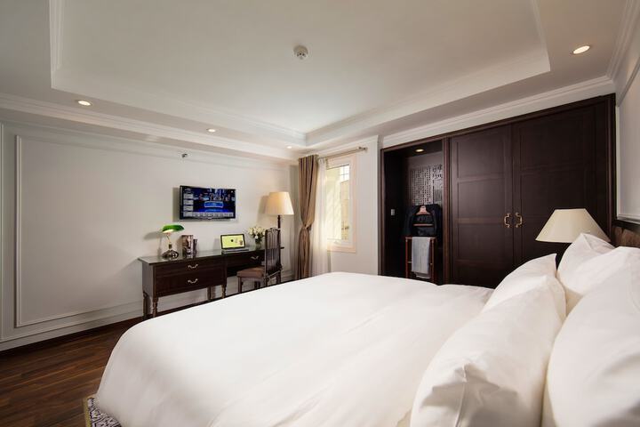 Room 22 of 100
