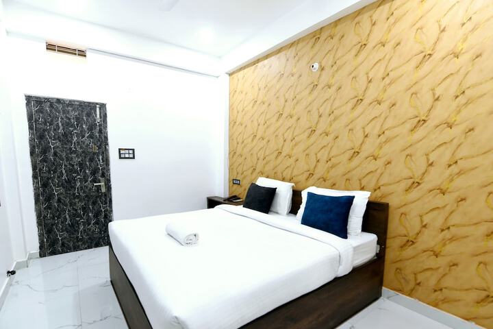 Room 19 of 28