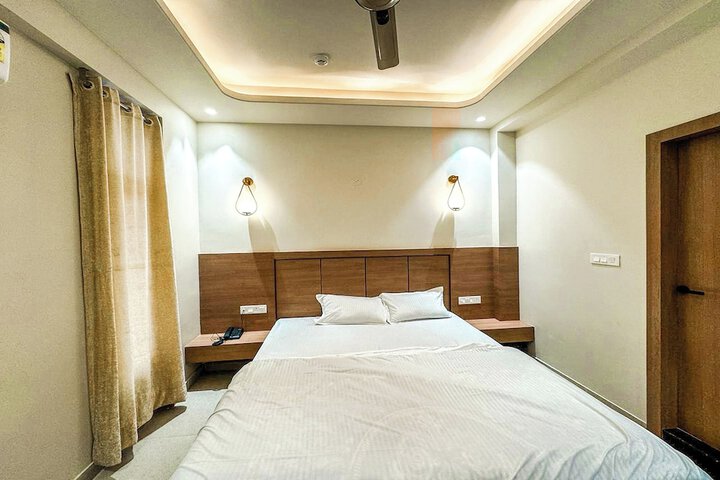 Room 8 of 32