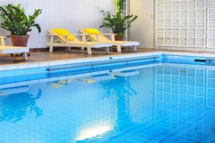 Pool 17 of 33