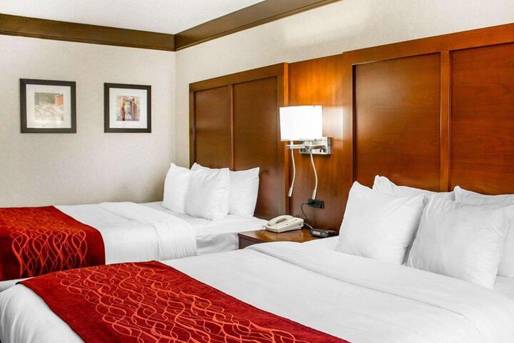 2 Queen Beds (7 of 7)