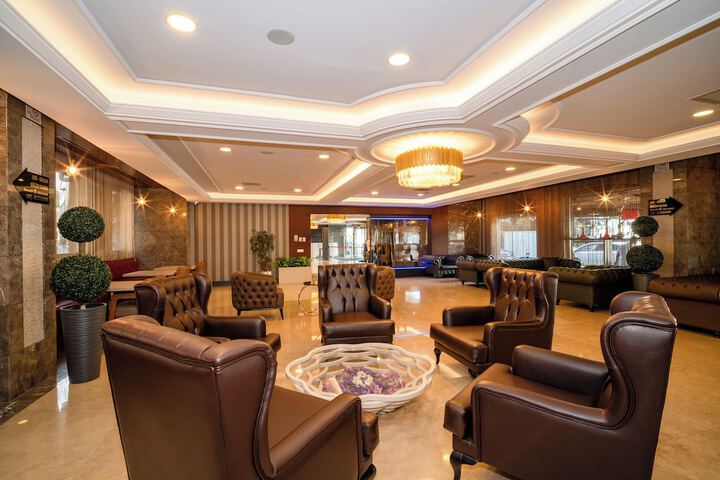 Entrance & Lobby