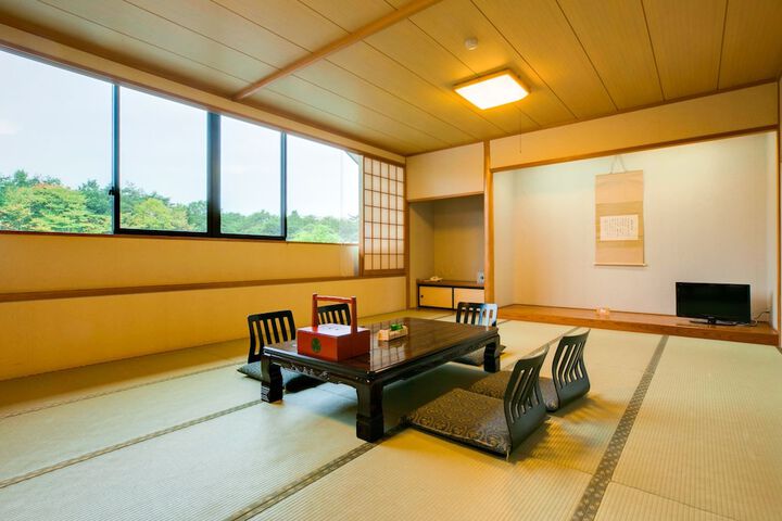 Room 8 of 35