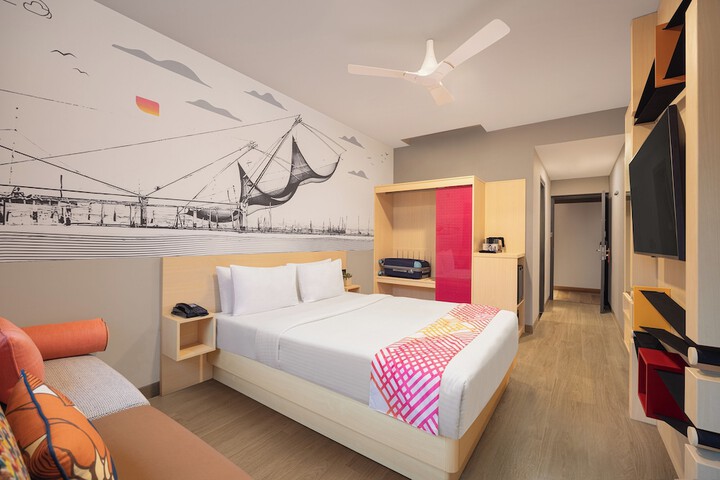 Room 25 of 48