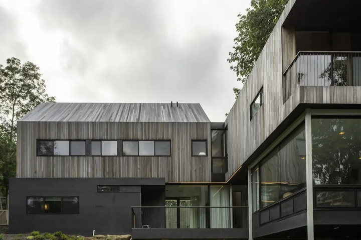 Exterior of Awarded Lux Sanctuary Pike Pond by Rovetravel