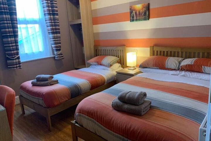 Room 8 of 13