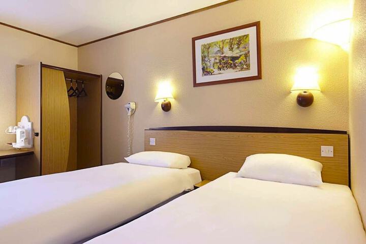 Room 3 of 19