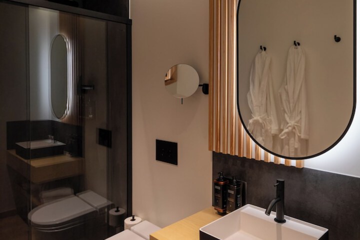 Room 50 of 78