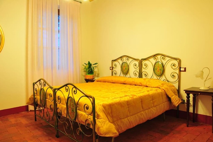 Room 4 of 31