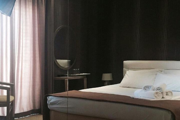 Room 17 of 30