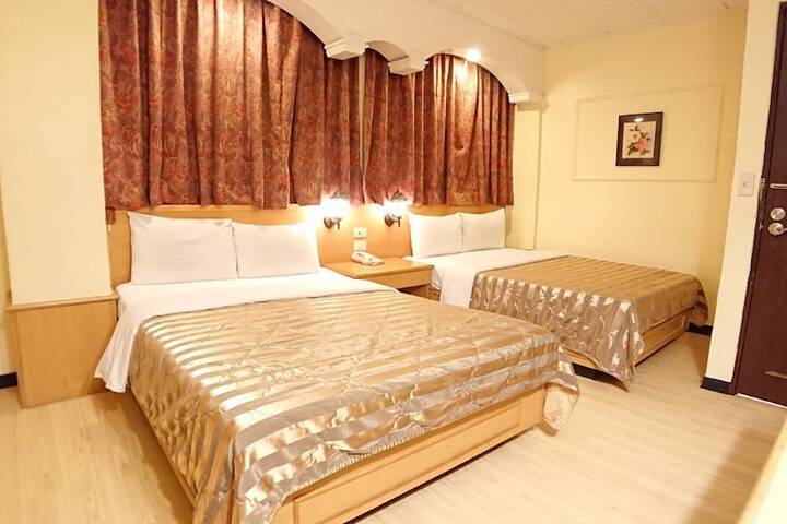 Room 15 of 33