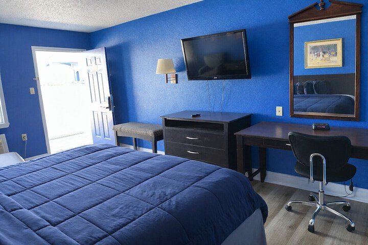 Room 5 of 42
