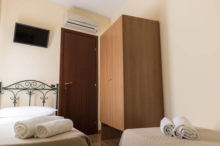 Room 13 of 45