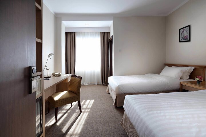 Room 7 of 34
