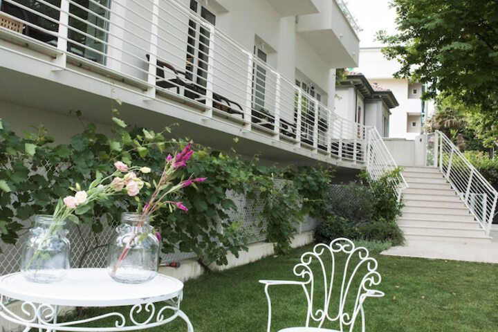 Hotel Exterior 34 of 34