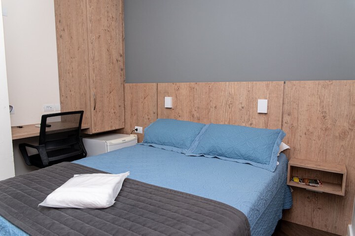 Room 15 of 36