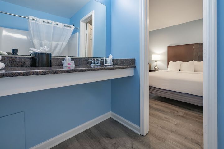 Standard King Bed Exterior Entrance (9 of 29)