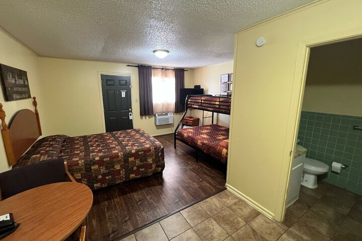 Standard Double Room (17 of 17)