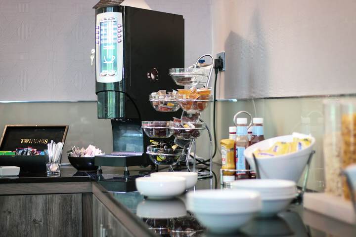 Breakfast/Coffee Service 75 of 89