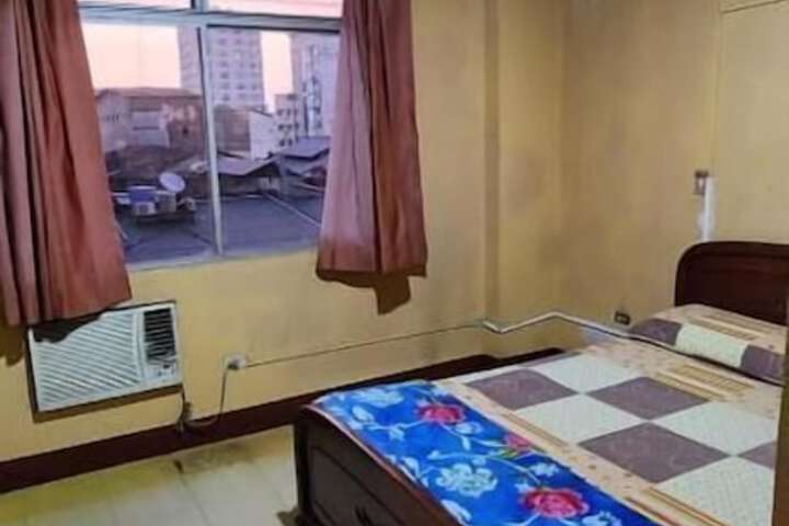 Room 5 of 12