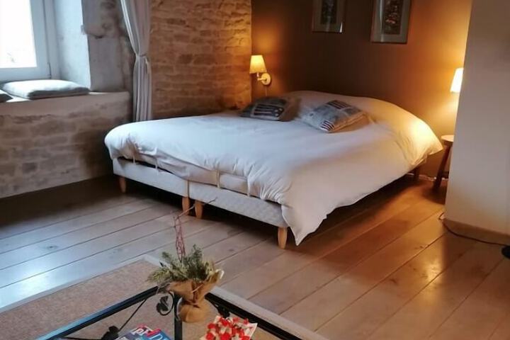 Room 3 of 20