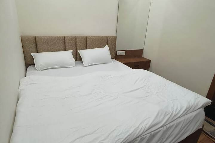 Room 4 of 19