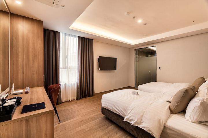Room 15 of 69