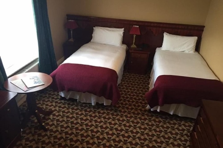 Room 8 of 48