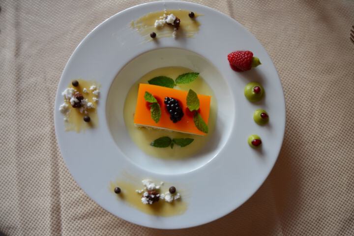 Dining 65 of 72