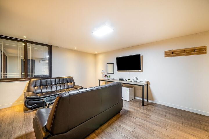 Room 46 of 107