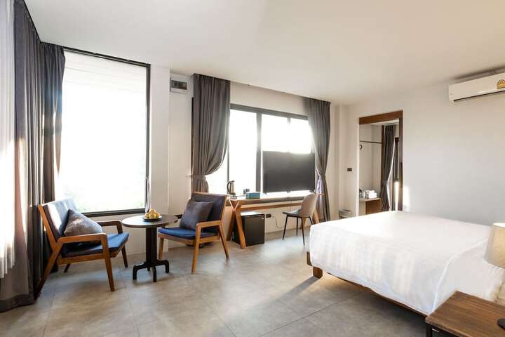 Room 28 of 38