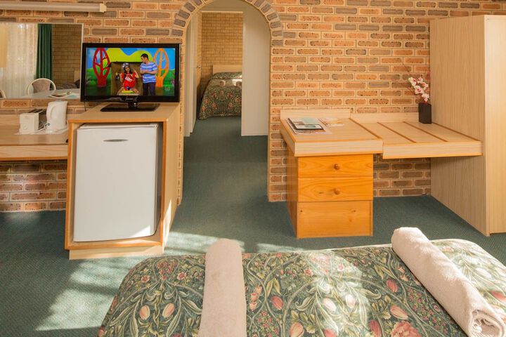 Room 3 of 38