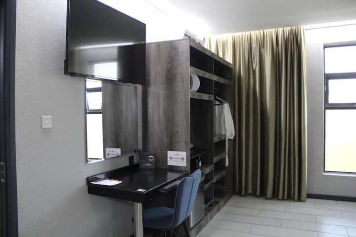 Room 19 of 61