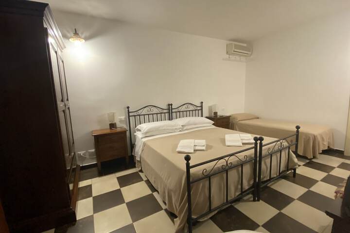 Room 14 of 86