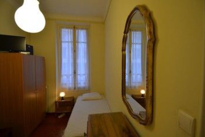 Room 3 of 11