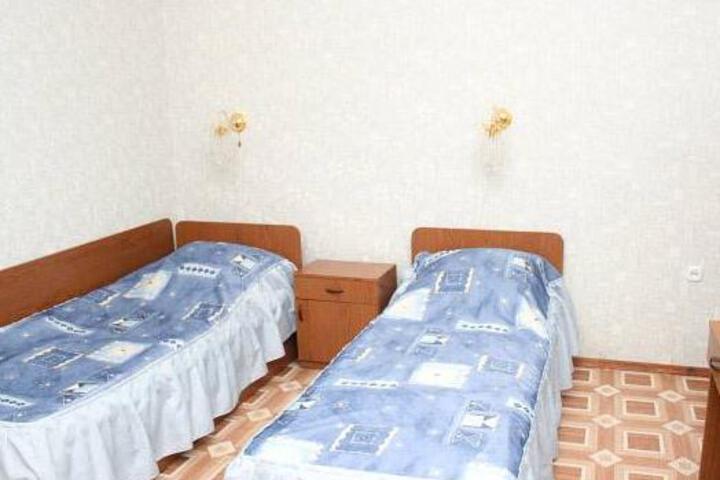 Room 4 of 12