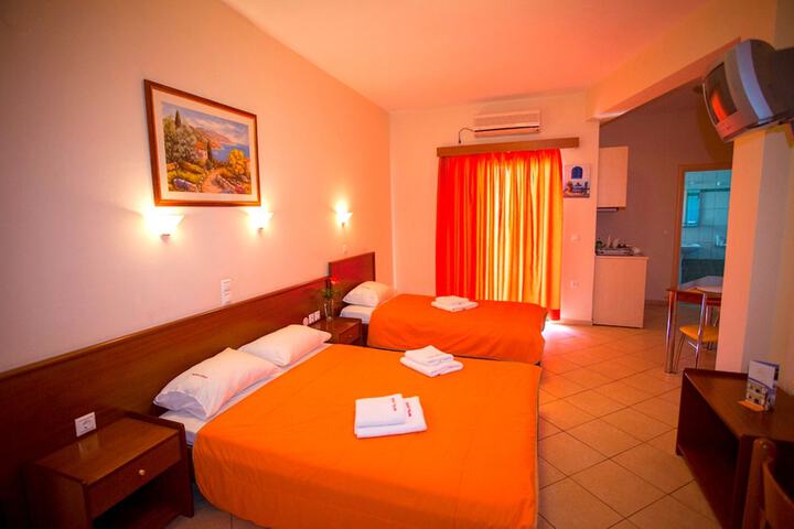 Room 13 of 74