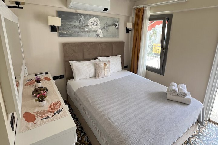 Room 16 of 50