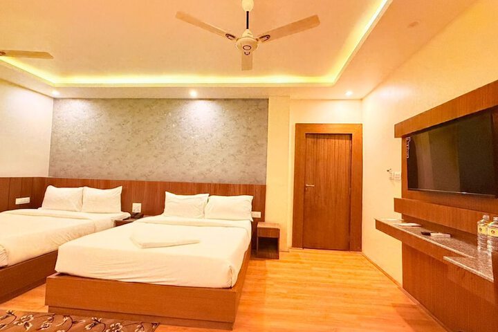 Room 7 of 19