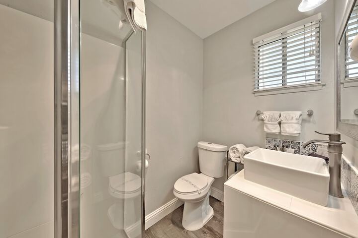 2 Queen Beds Jetted Tub (13 of 14)