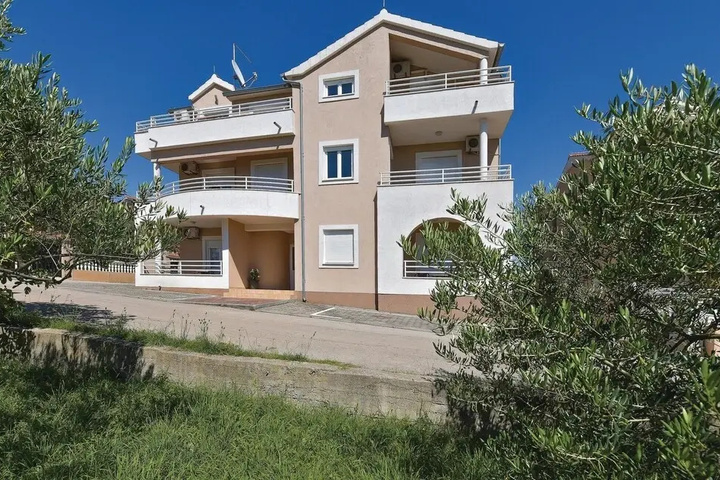 Nice Home in Vodice With Wifi and 1 Bedrooms