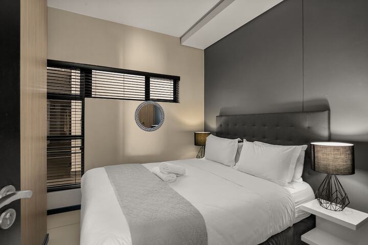 Room 17 of 215