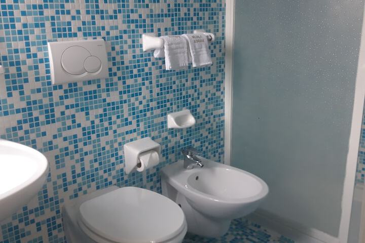 Room 11 of 53